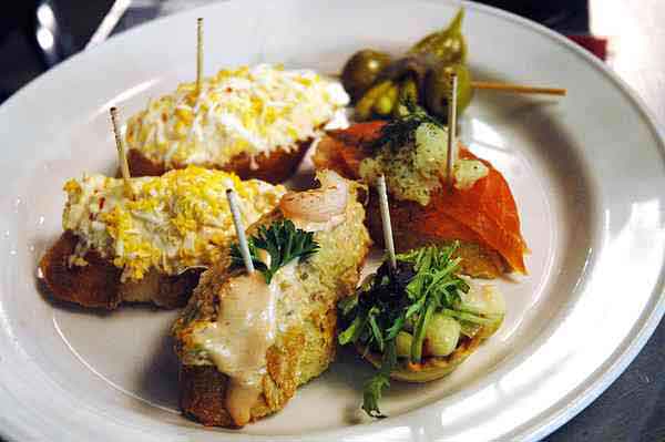 How to plan a Spanish tapas and wine party