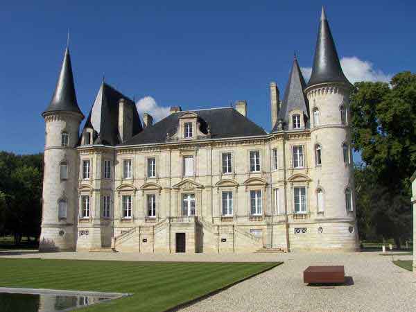 Pichon Longueville, on the left bank, Medoc, Bordeux