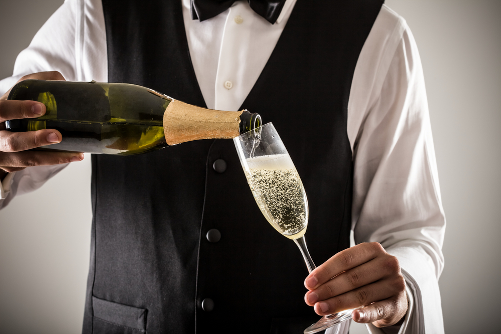 How to Serve Champagne & Sparkling Wine