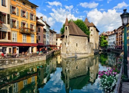 The Best Rhône-Alpes Food, Cheeses & French Wines to Match