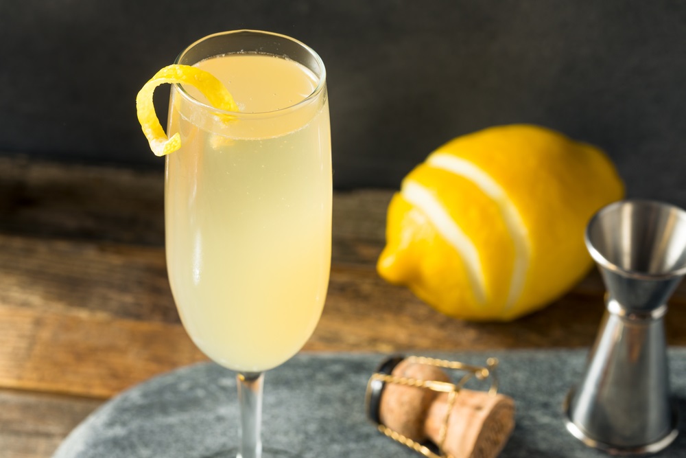 French 75 Cocktail with Lemon and Champagne