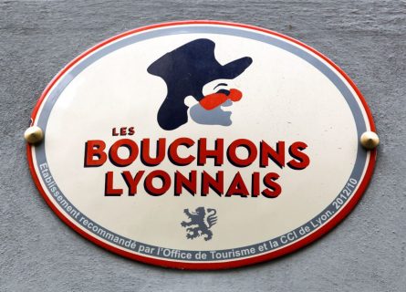 gnafron-les-bouchons-lyonnais