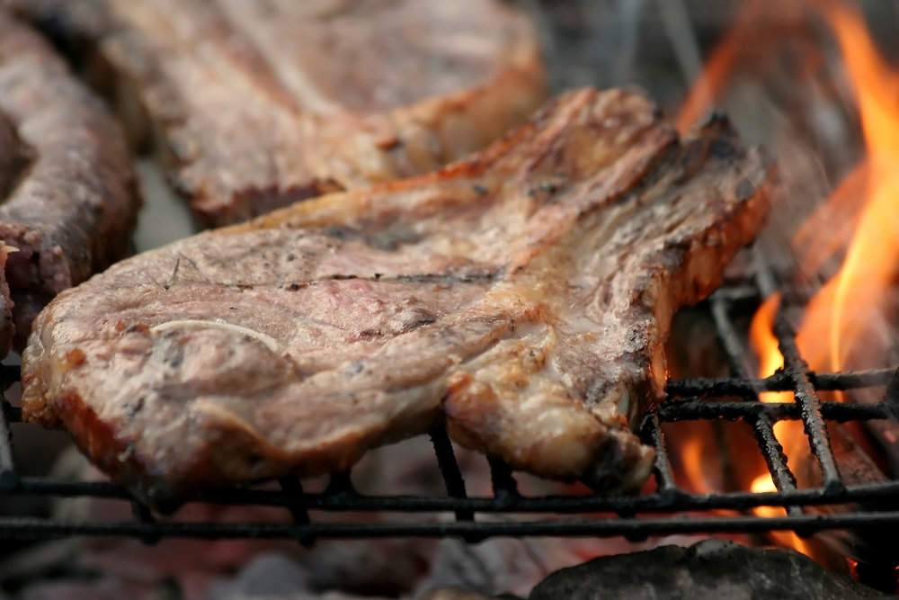 Chuletillas de cordero al sarmiento