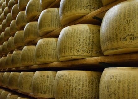 Italian Cheese Guide: Explore Diverse Varieties & Regional Specialties