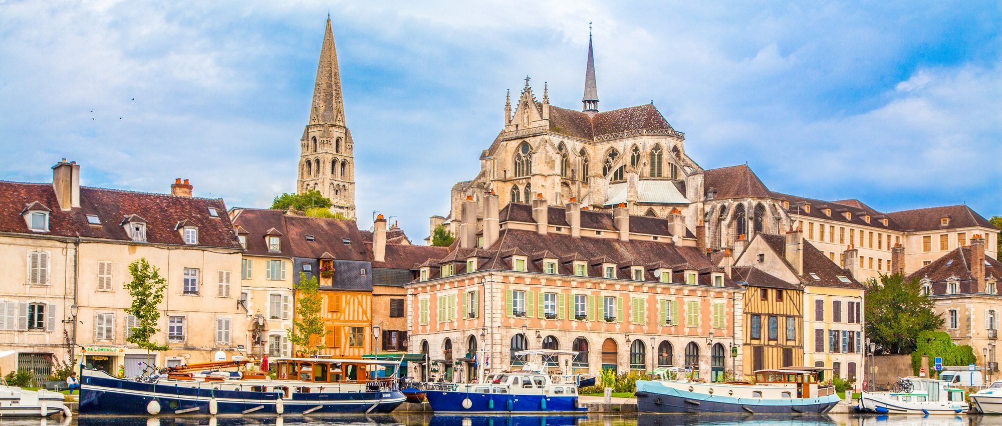 Auxerre » Yonne » Travel Guide » Cellar Tours