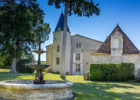 The spectacularly beautiful Chateau de Fayolle