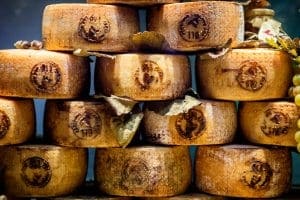 Pecorino cheese pienza - pecorino-cheese.jpg