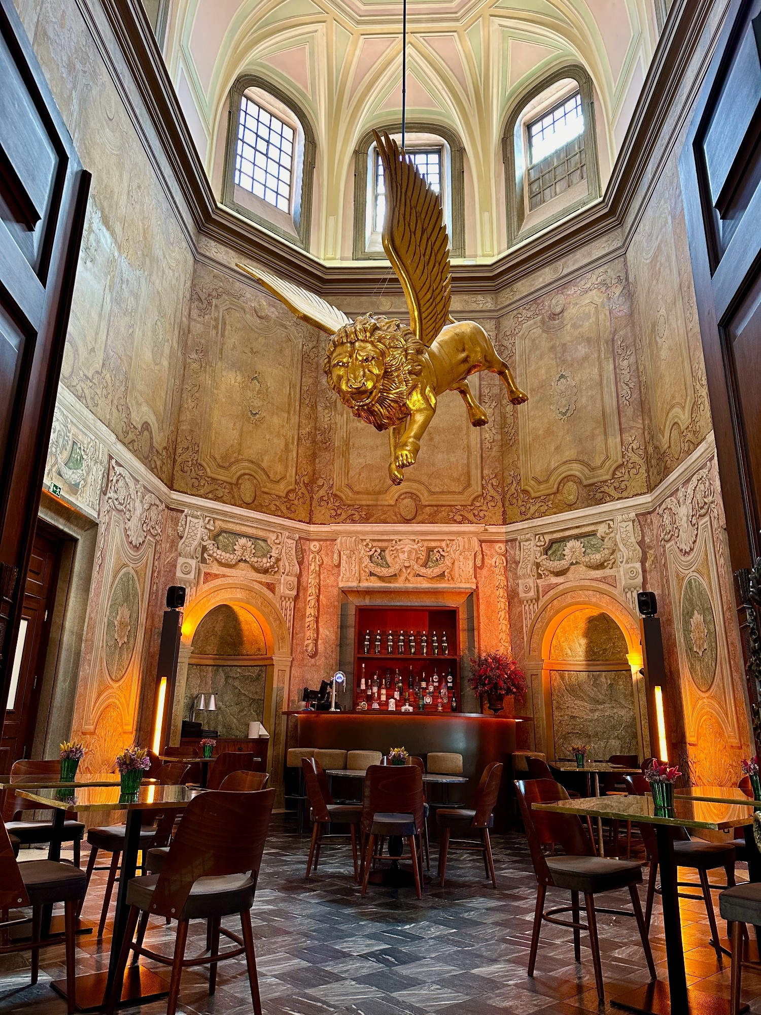 Palace-style Lisbon venue for a gala dinner or corporate reception