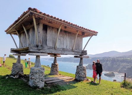 Mirador de la Regalina: An Hórreo is a traditional granary in Asturias