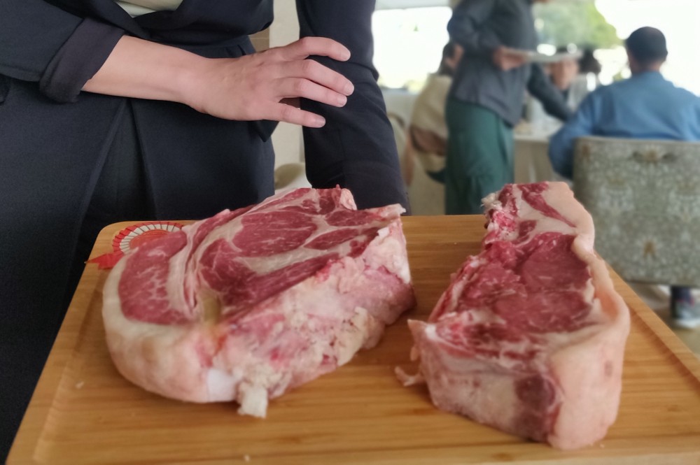 Chuletón rib steak: Prized Asturian beef Chuletón rib steak: Prized Asturian beef