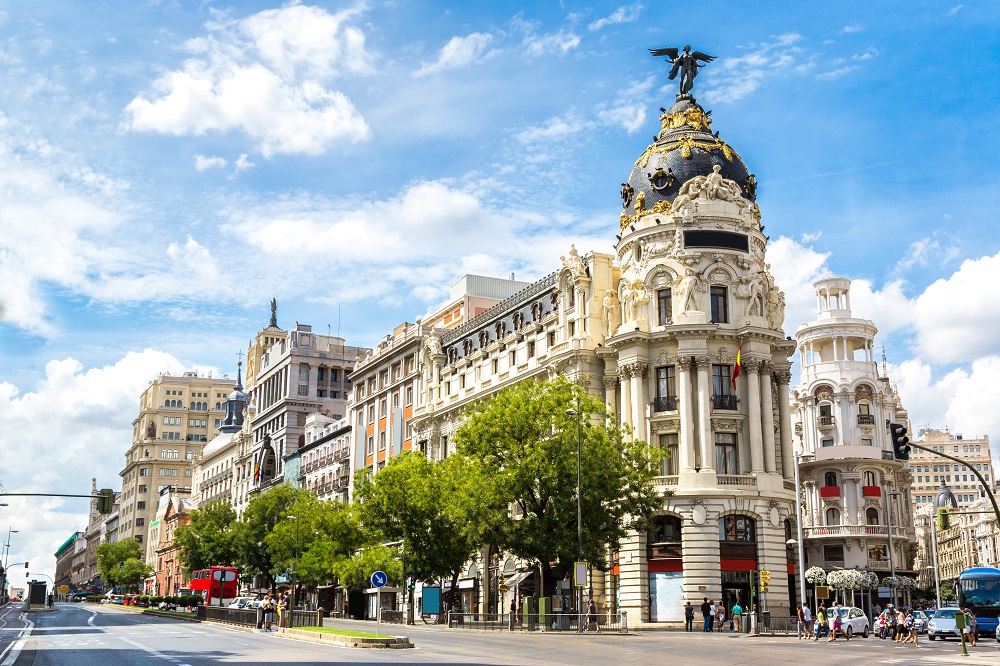 Metropolis building in central Madrid Metropolis building in central Madrid